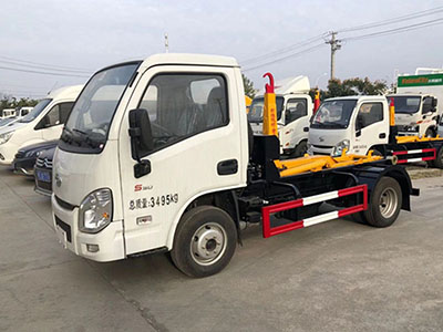 跃进勾臂垃圾车
